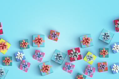 Should You Give your Employees a Holiday Bonus? | Reward Gateway